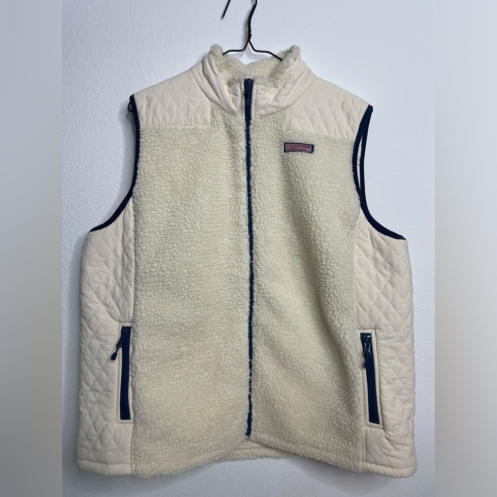 Vineyard Vines white Sherpa vest XL